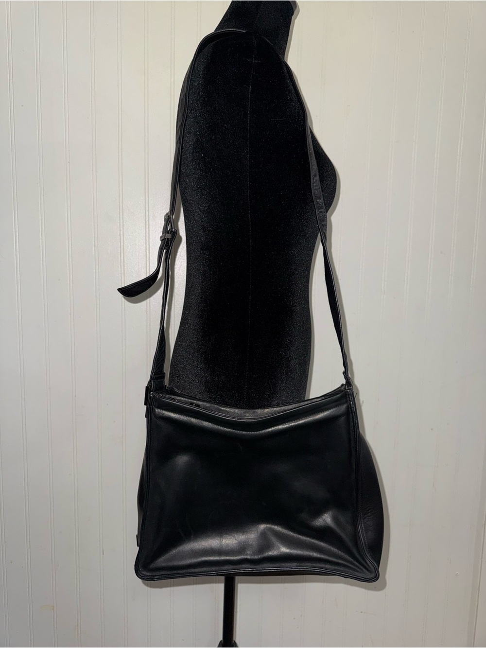 Perlina Black Leather Adjustable Crossbody Bag